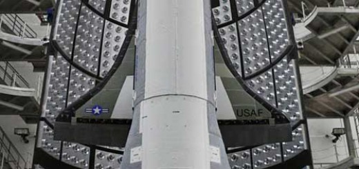 Boeing_X-37B_inside_payload_fairing_before_launch